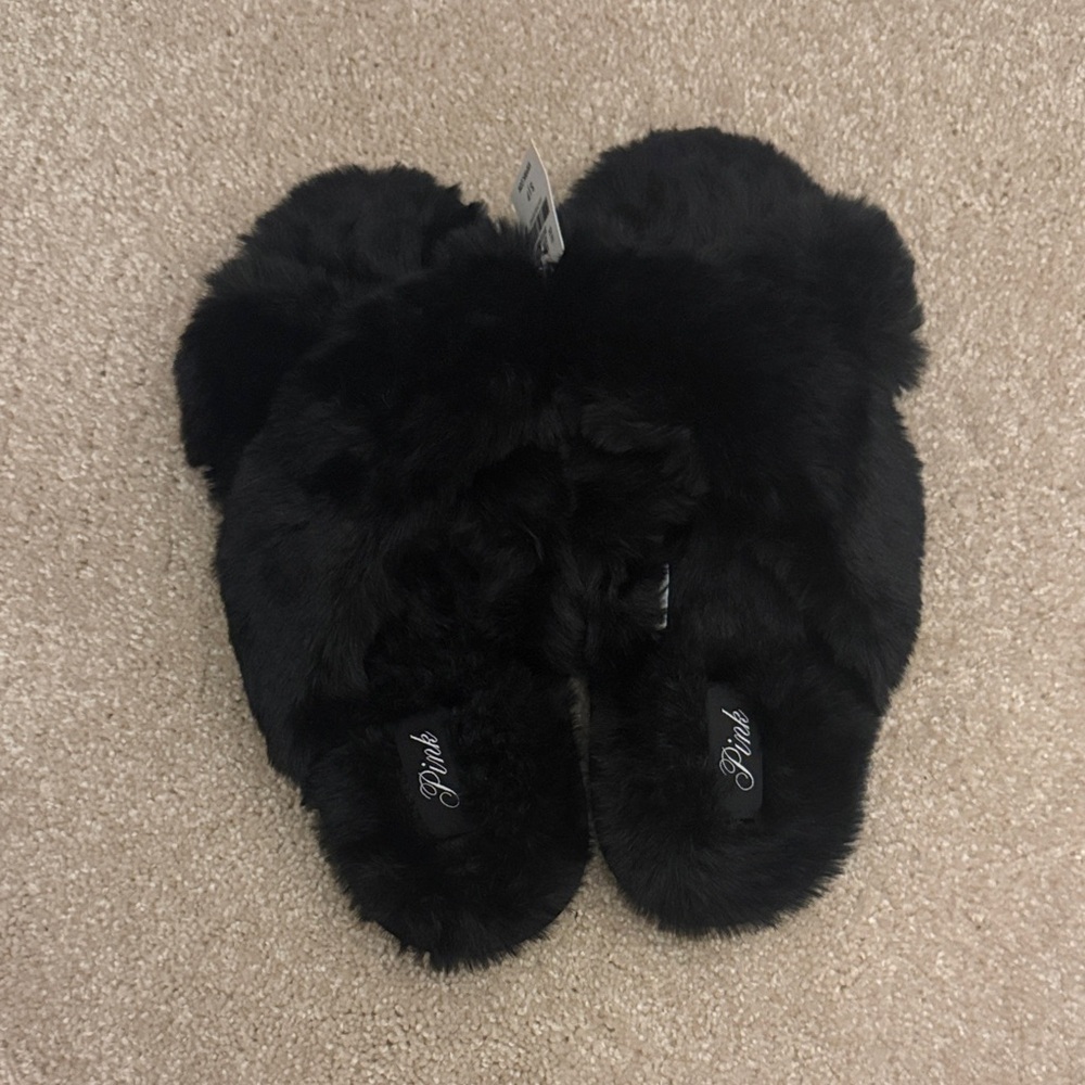 Victoria’s Secret pink NWT slippers